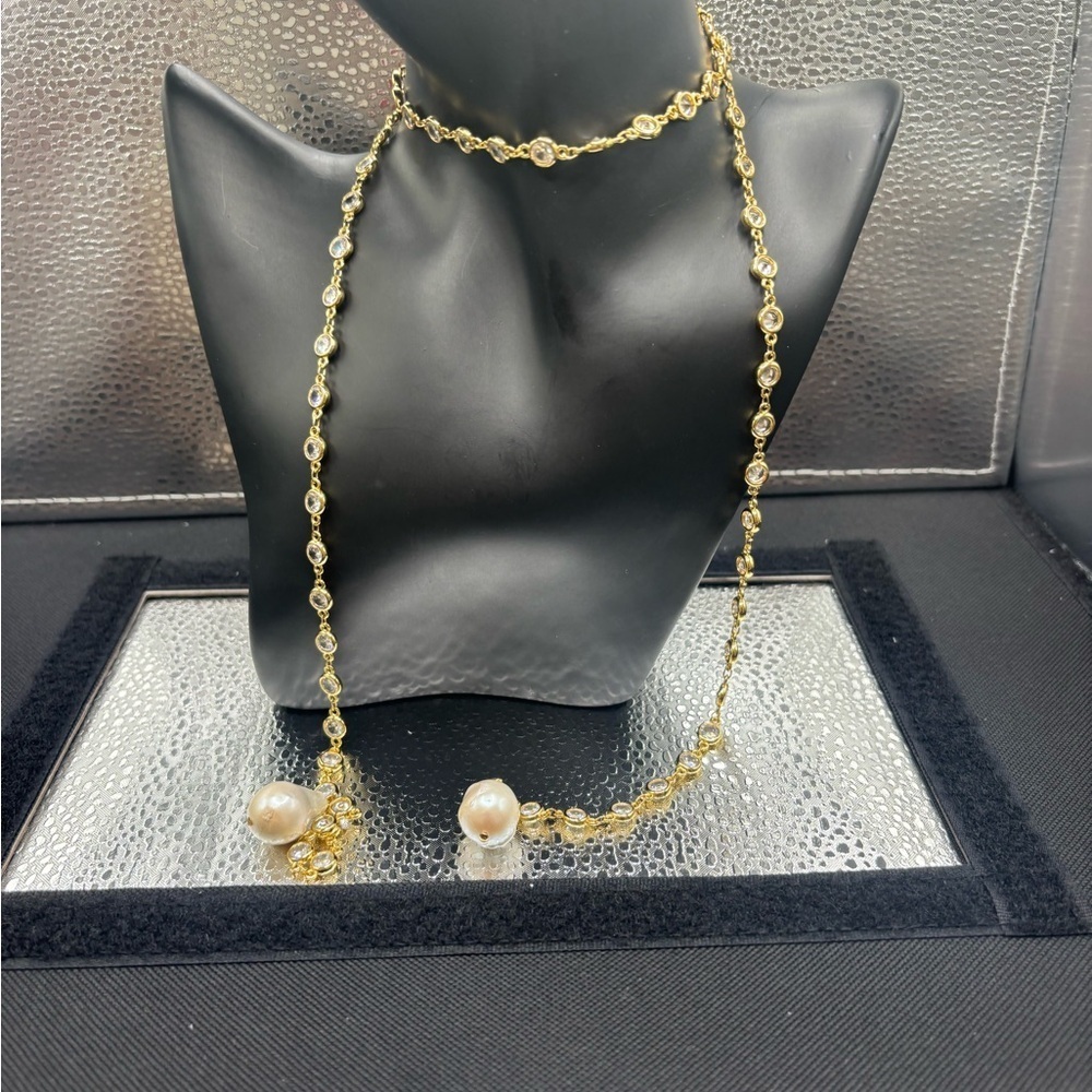 Elegant Large Gold and Two Baroque Peals Lariat Necklace. - Picture 4 of 7